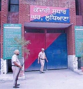prisoner, arrested in the case of robberies, attacked with