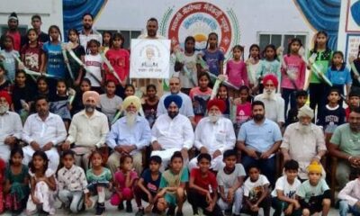 ਪੰਜਾਬ ਦੇ ਪੇਂਡੂ ਵਿਕਾਸ, ਪੰਚਾਇਤਾਂ, ਖੇਤੀਬਾੜੀ ਤੇ ਪਰਵਾਸੀ ਮਾਮਲਿਆਂ ਦੇ ਮੰਤਰੀ ਸ.ਕੁਲਦੀਪ ਸਿੰਘ ਧਾਲੀਵਾਲ ਨੇ ਪਿੰਡ ਜਲਾਲਦੀਵਾਲ ਦੇ ਸਰਪੰਚ ਸ ਜਗਜੀਤ ਸਿੰਘ ਧਾਲੀਵਾਲ ਨਾਲ